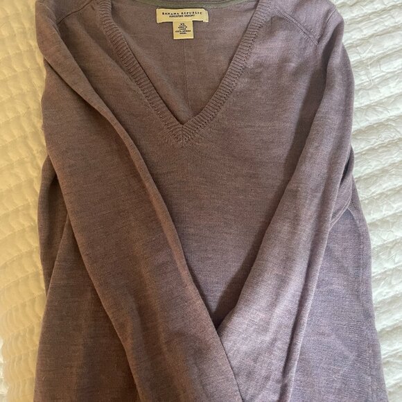 Banana Republic Cashmere Sweater - Picture 1 of 3